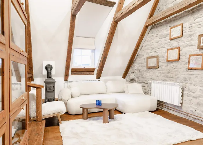 Stunning Three-Level Apartment In Historic Old Town