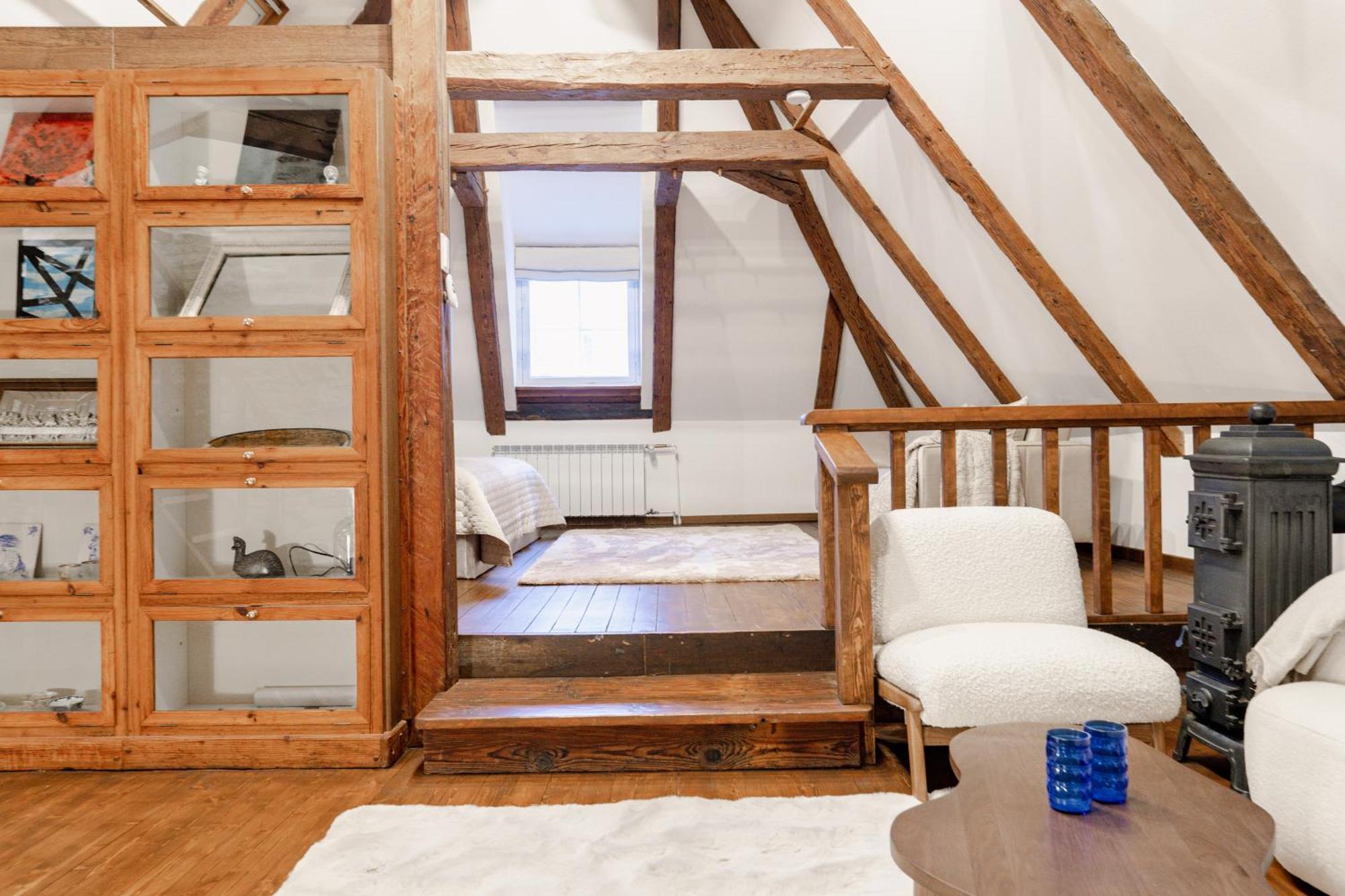 Stunning Three-level In Historic Old Town *